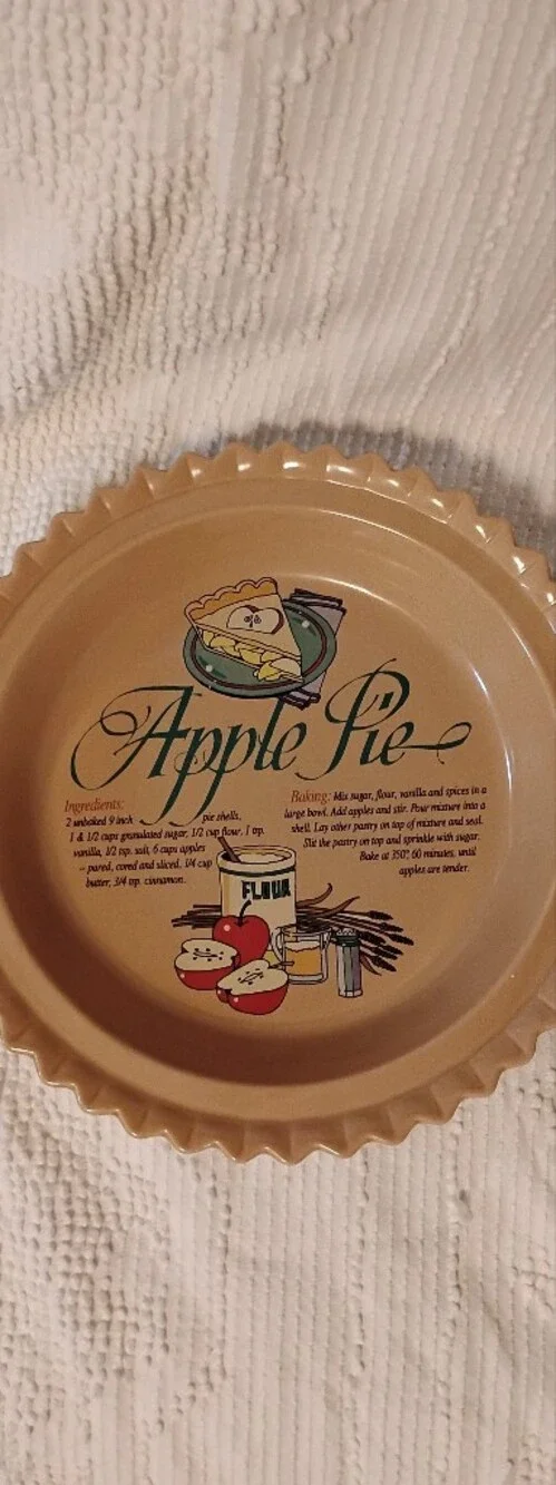 Apple Pie Ceramic Pie Dish in Tan with Decorative Recipe Art